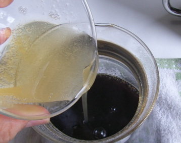 コーヒーにゼラチンを入れる